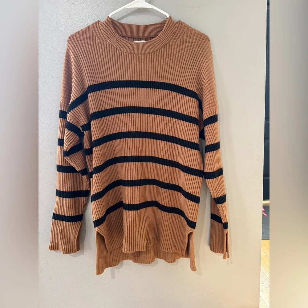 Abercrombie & Fitch Tan and Black Striped Sweater - Picture 3 of 4